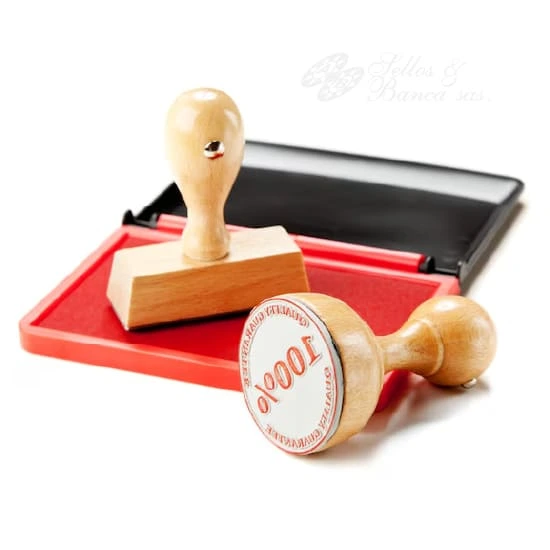 Sellos en madera personalizados